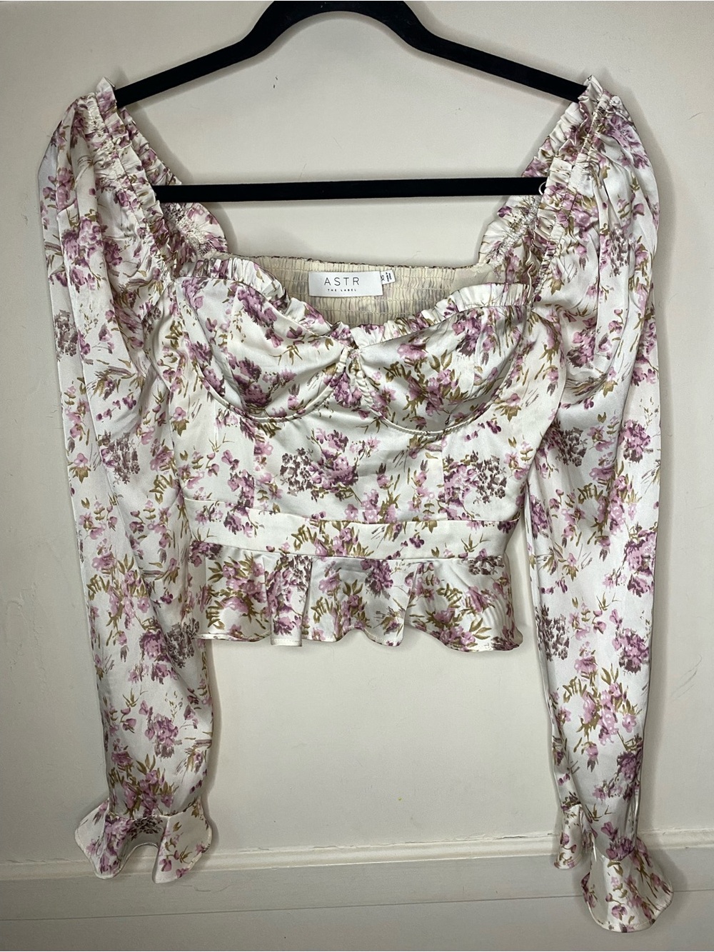 Astr Floral Puff Sleeve Ruffled Crop Top in White and Pink